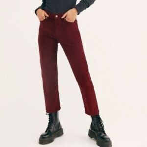 Levi’s Boyfriend Corduroy Pants in Burgundy